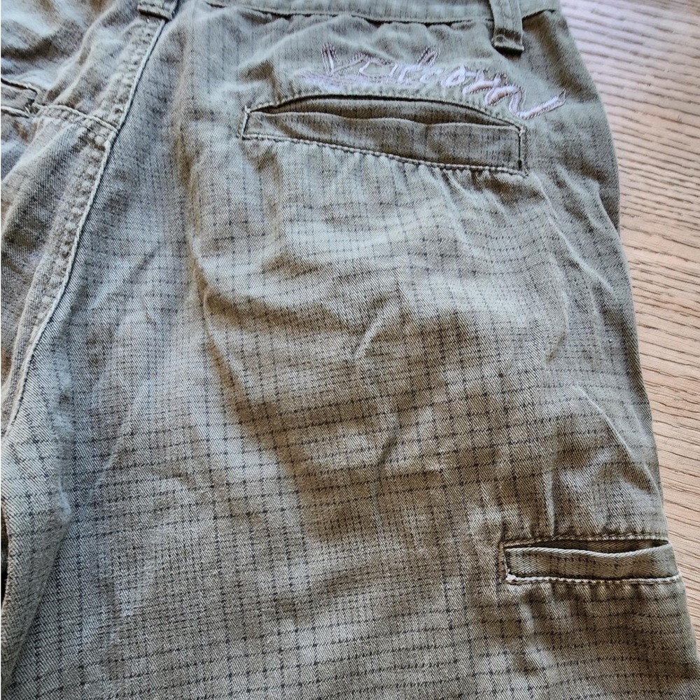 Vtg Volcom Skate Shorts Grid Embroidered Logo Y2K streetwear Skatercore cargo - Picture 7 of 11